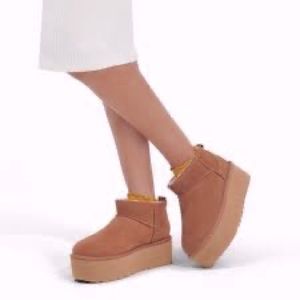 Ugg Ultra Mini Platforms ~ Size 8W/7M